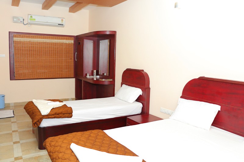 Sri Ram Inn - Rooms